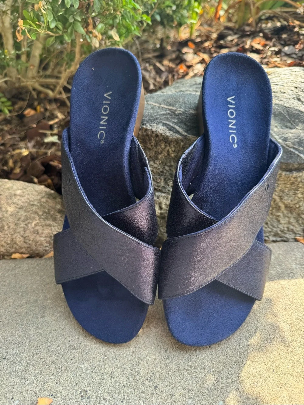 Vionic Kara Navy Crisscross Wedge Slides 9.5 EUC - Picture 2 of 7